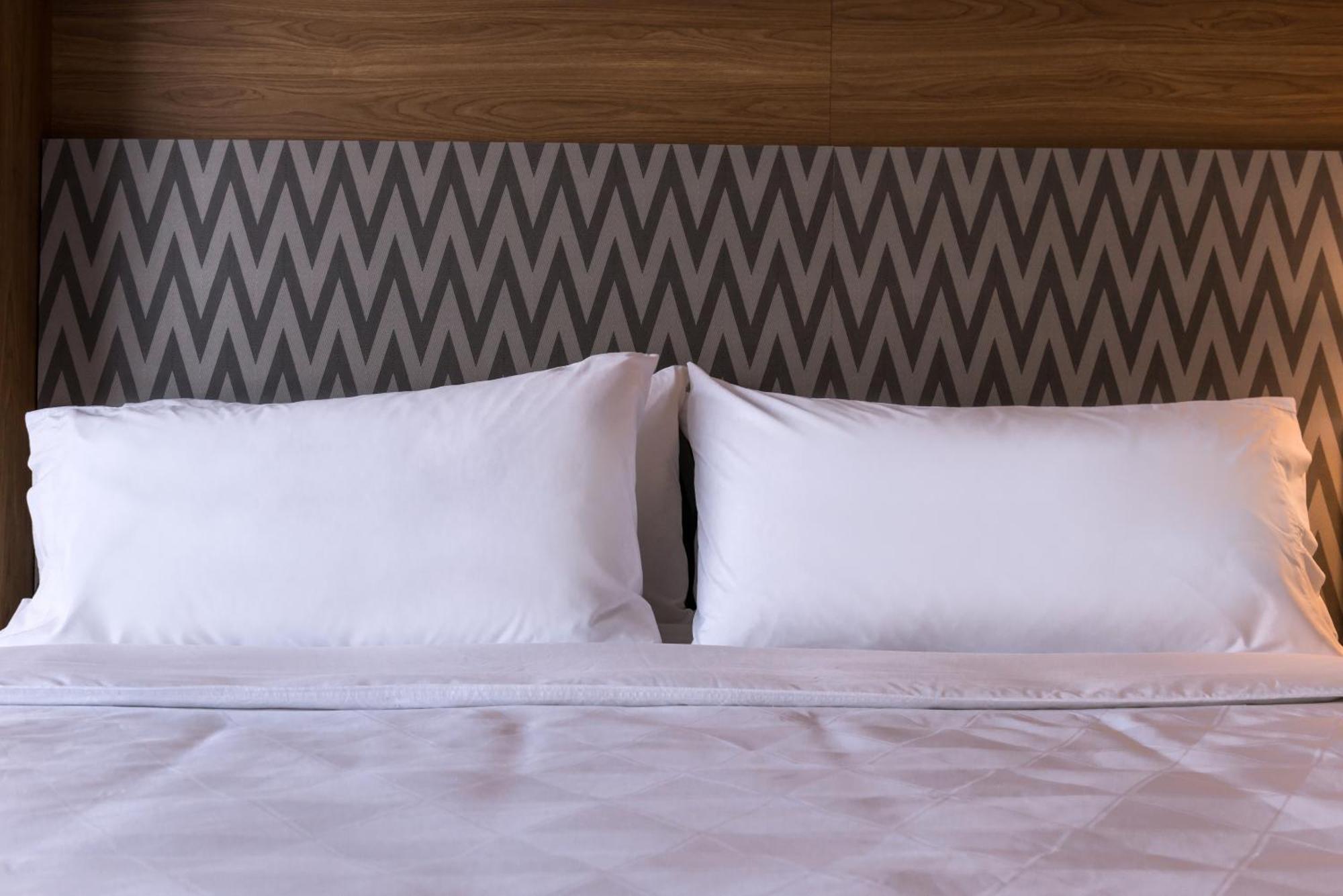 Holiday Inn Detroit Northwest - Livonia By Ihg Buitenkant foto