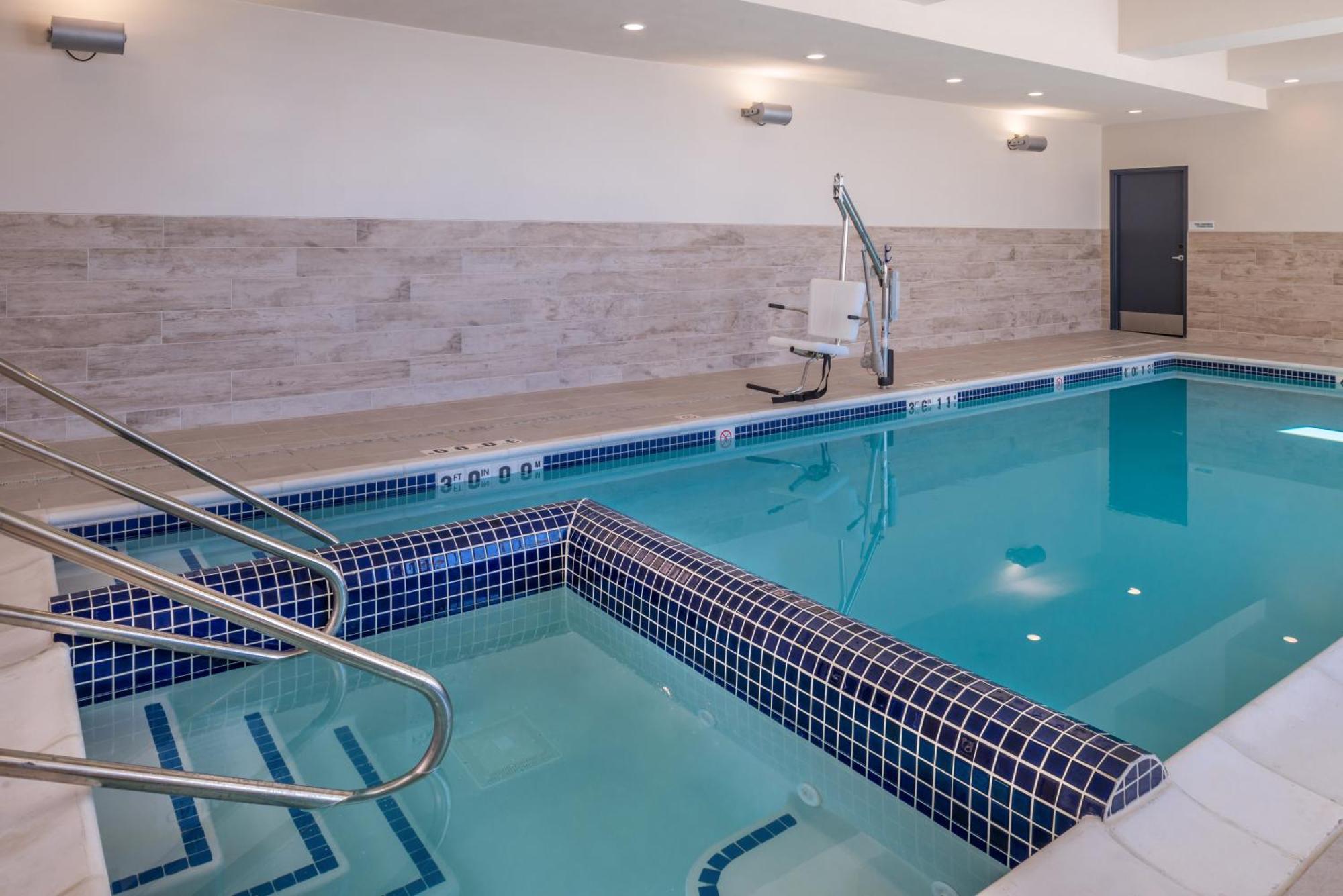 Holiday Inn Detroit Northwest - Livonia By Ihg Buitenkant foto